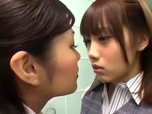 Prawn reccomend etudiante japonaise lesbienne