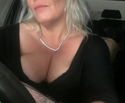 Muzzie reccomend Mature women looking for adult fun